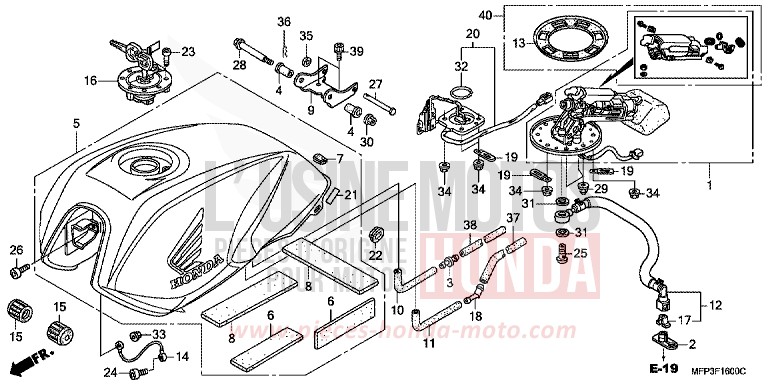 RESERVOIR A CARBURANT for CB1300 Super Bold'or PEARL SUNBEAM WHITE (NHA66KF) from 2009
